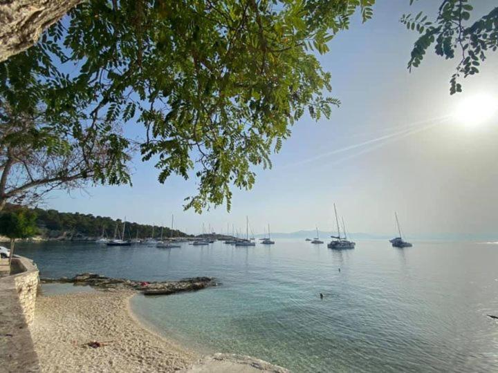 Romanos Apartments Γάιος Εξωτερικό φωτογραφία